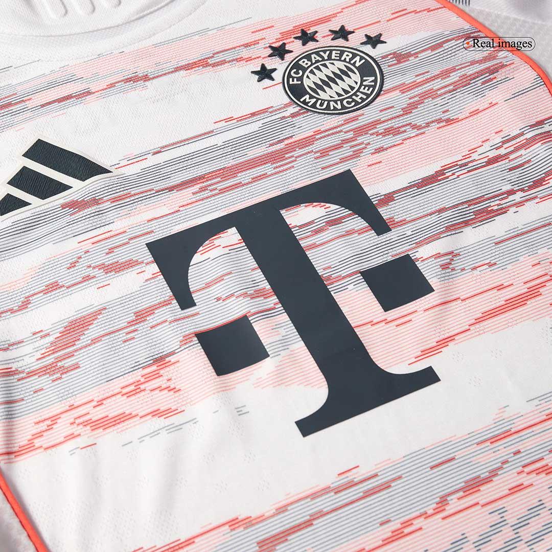 UPAMECANO #2 Munich Extérieur Maillot 2025/26 Blanc Joueur