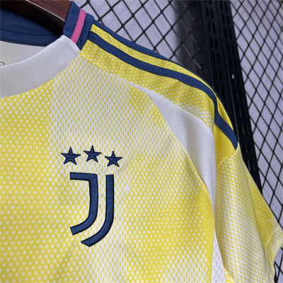 Juventus 24/25 Away